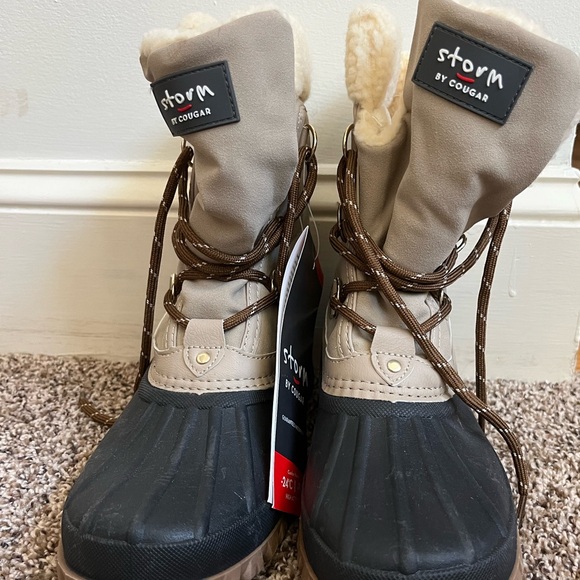 Storm by Cougar women’s 9 waterproof snow boot - Picture 3 of 3